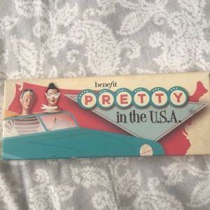 Benefit pretty in the USA palette